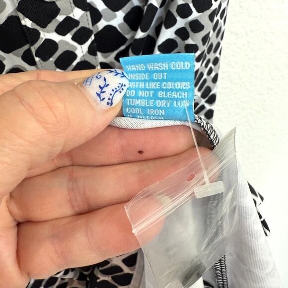 NWT J.McLaughlin Gilchrist Shirt Dress Mod Snake Print Black White 3/4 Sleeve S - Picture 5 of 6